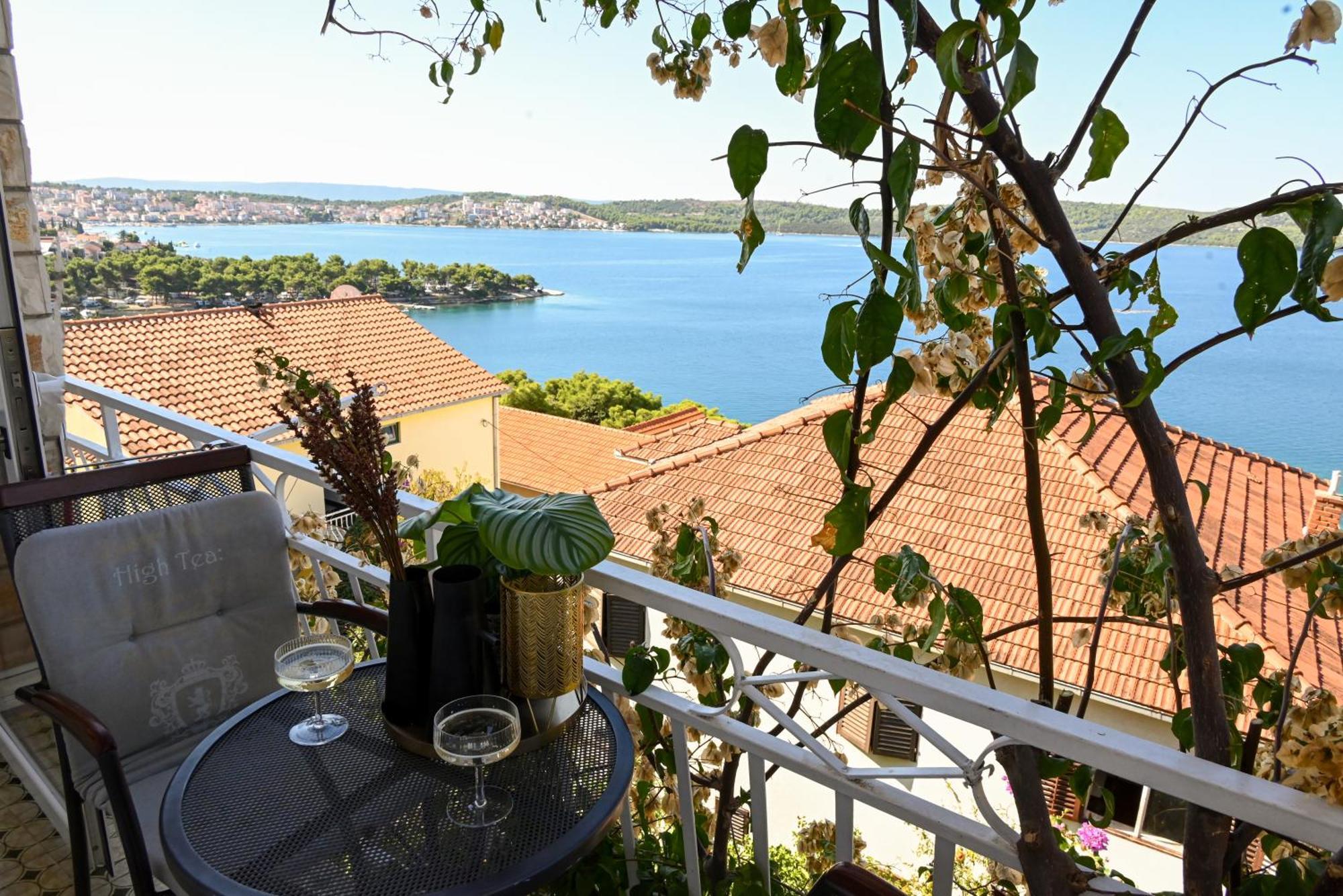Apartment Spira Puovica Трогир Экстерьер фото