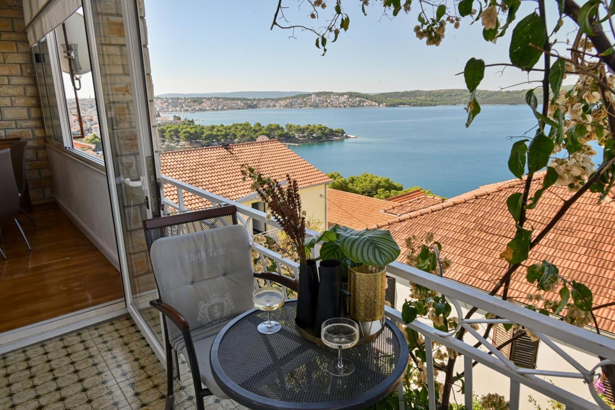 Apartment Spira Puovica Трогир Экстерьер фото