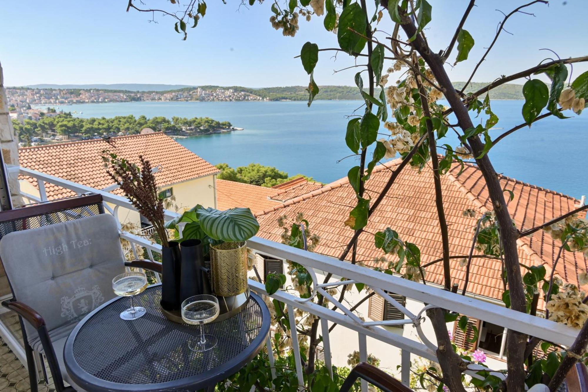 Apartment Spira Puovica Трогир Экстерьер фото